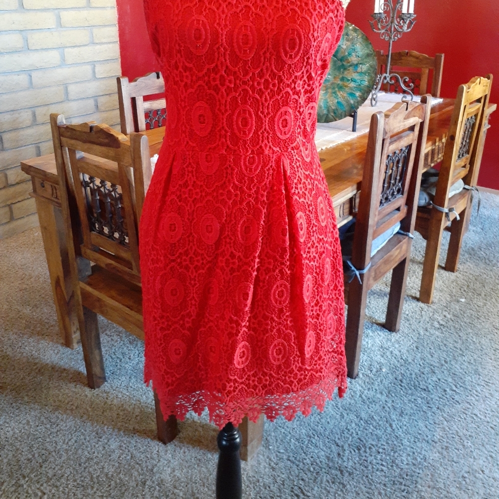 Dress - Picture 2 of 4
